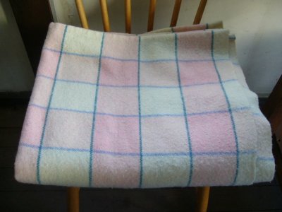 画像1: antique blanket　ブロックピンク