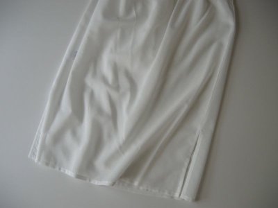画像2: atelier naruse　コットンパッチポケットスカート　オフホワイト